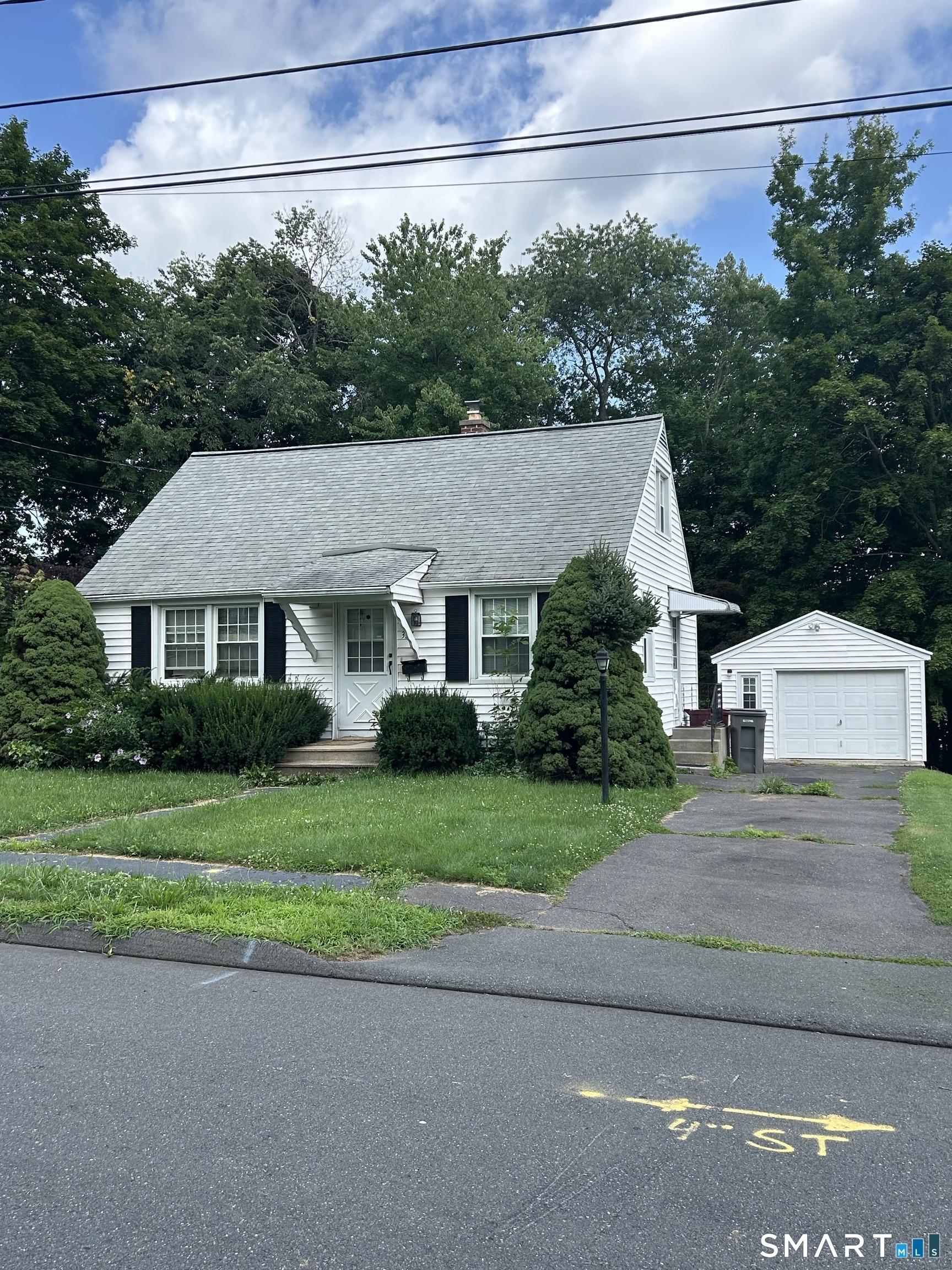 N Hoadley St, Naugatuck, CT 06770