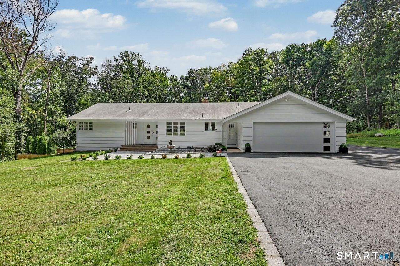 Mulberry Rd, Woodbridge, CT 06525