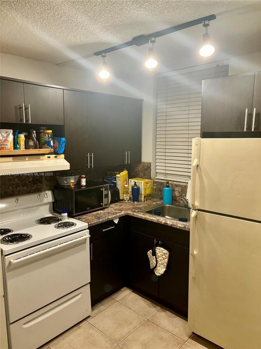 S Treasure Dr, North Bay Village, FL 33141