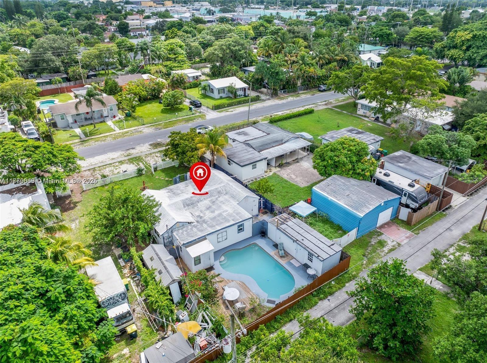 Sw 14th St, Dania, FL 33004