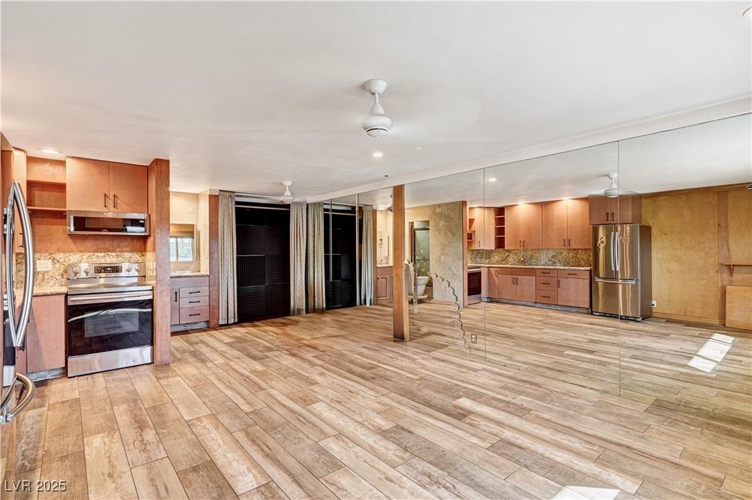 Paradise Rd, Las Vegas, NV 89169