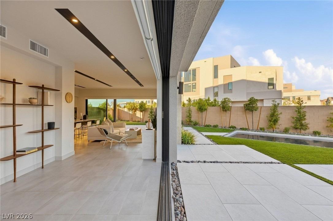 Heron Fairway Dr, Las Vegas, NV 89141