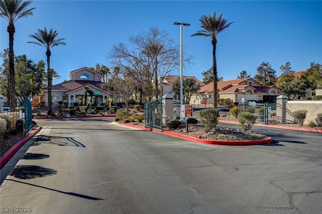 Lago Vista Ln, Las Vegas, NV 89145