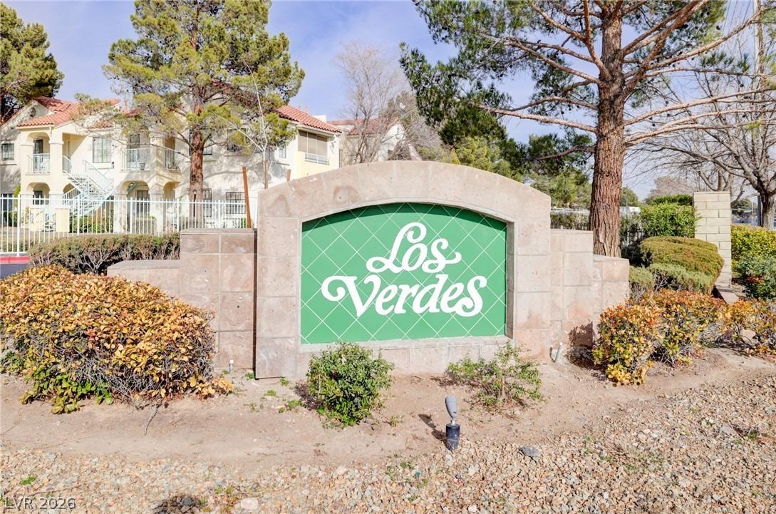 S Torrey Pines Dr, Las Vegas, NV 89103