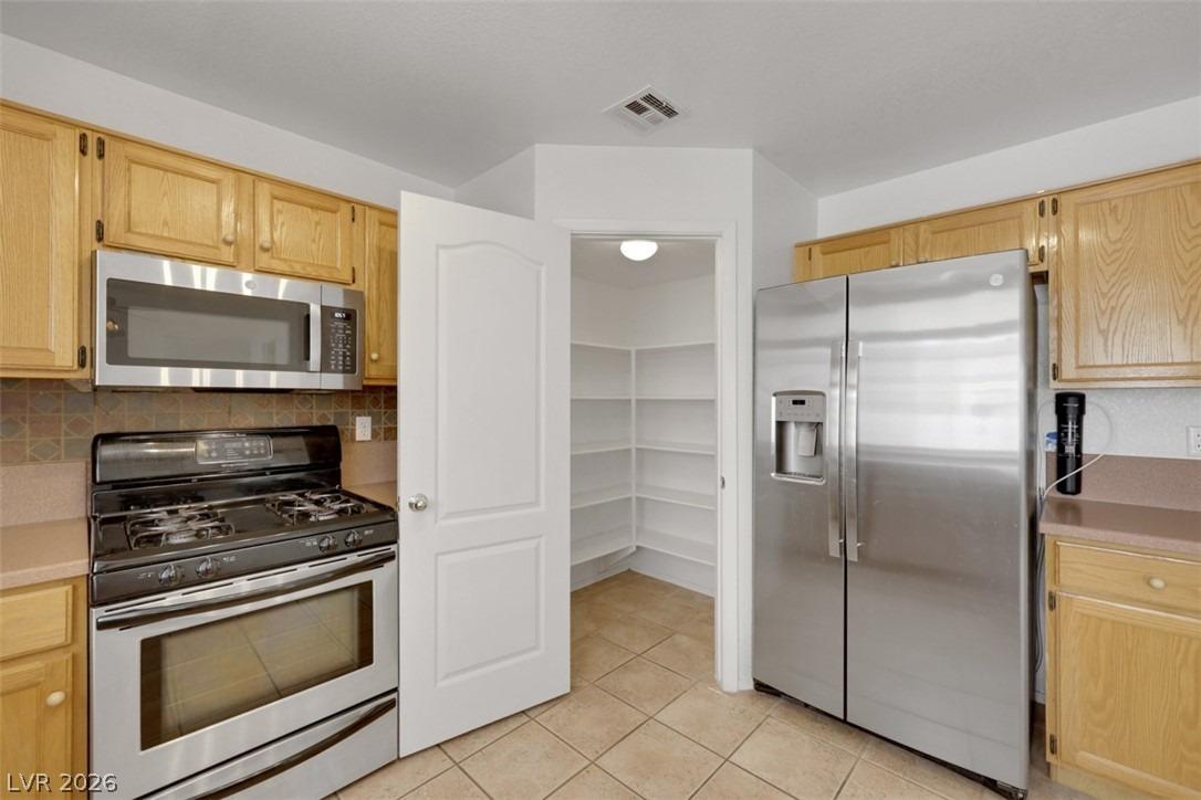 Rolling Ridge Ln, Las Vegas, NV 89134