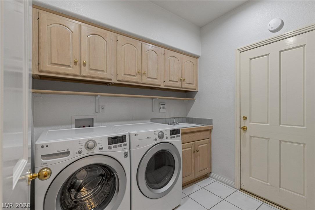 Turtle Creek Cir, Las Vegas, NV 89113