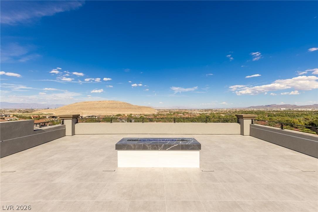 Oakmont Hills Ln, Las Vegas, NV 89141