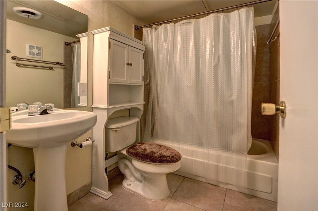 Pinehurst Dr, Las Vegas, NV 89109