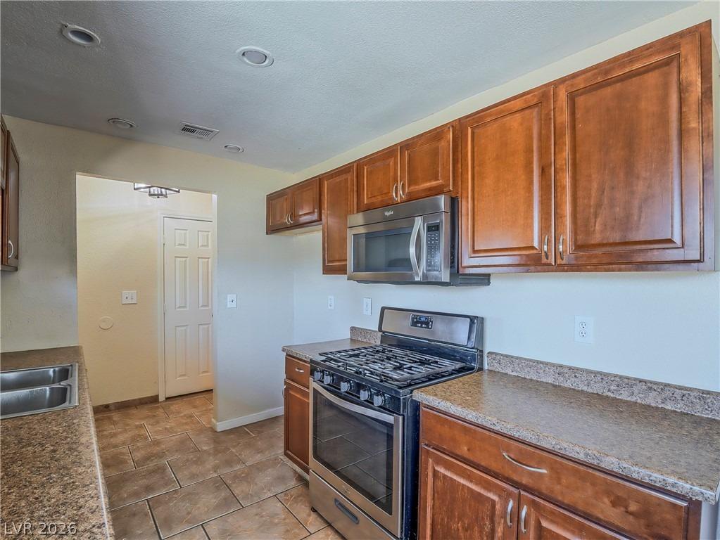 Arrowhead Ave, Las Vegas, NV 89106