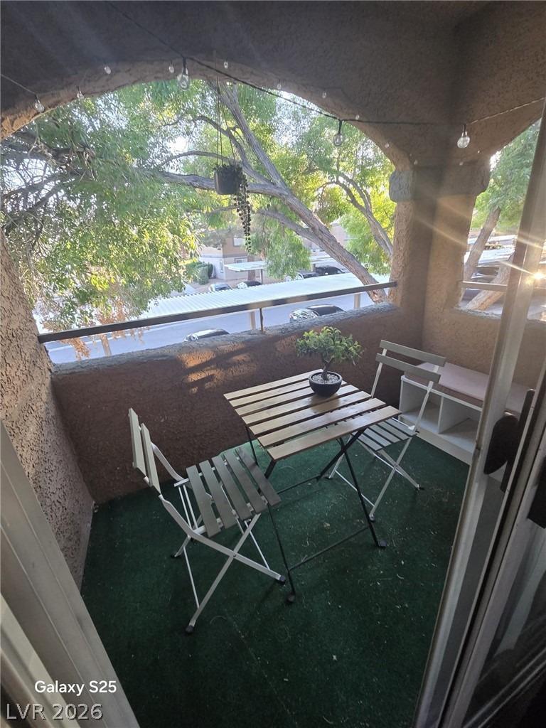 Mission Newport Ln, Las Vegas, NV 89107