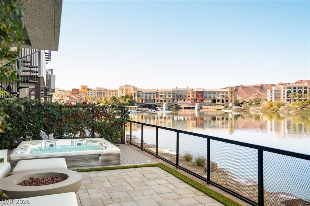 Lakefront Dr, Henderson, NV 89011