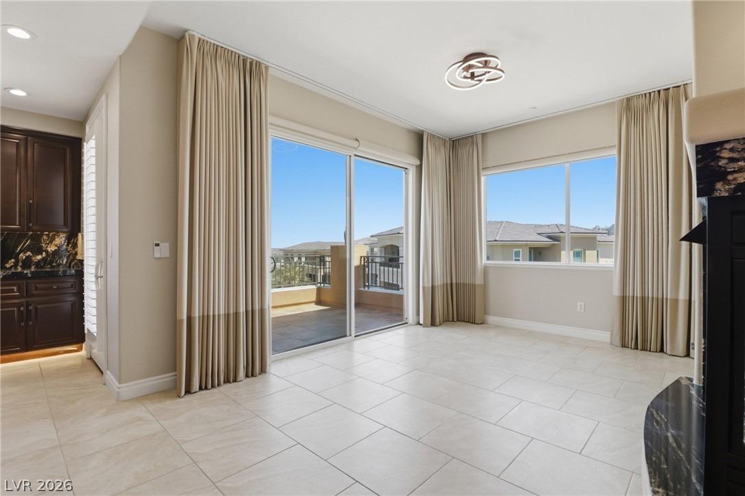 Tesoras Dr, Las Vegas, NV 89144