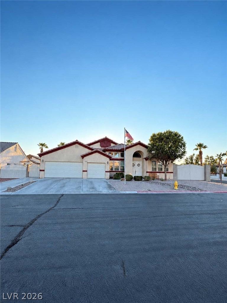 Yellow Bells Ct, Las Vegas, NV 89131