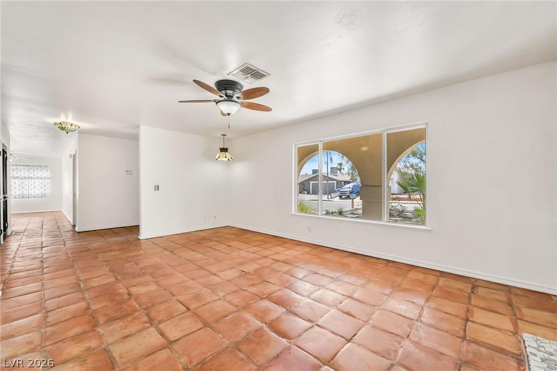 Larchwood Ln, Las Vegas, NV 89103