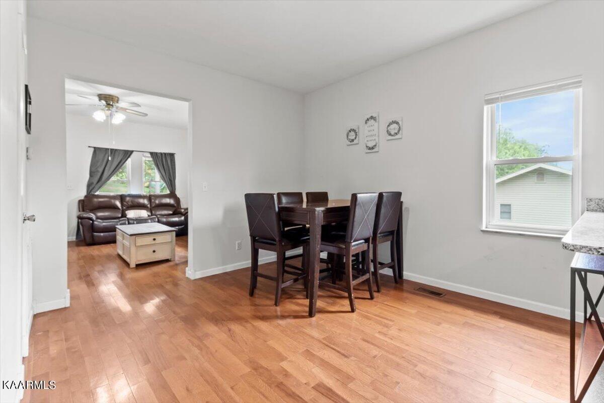 Park Ave, Clinton, TN 37716