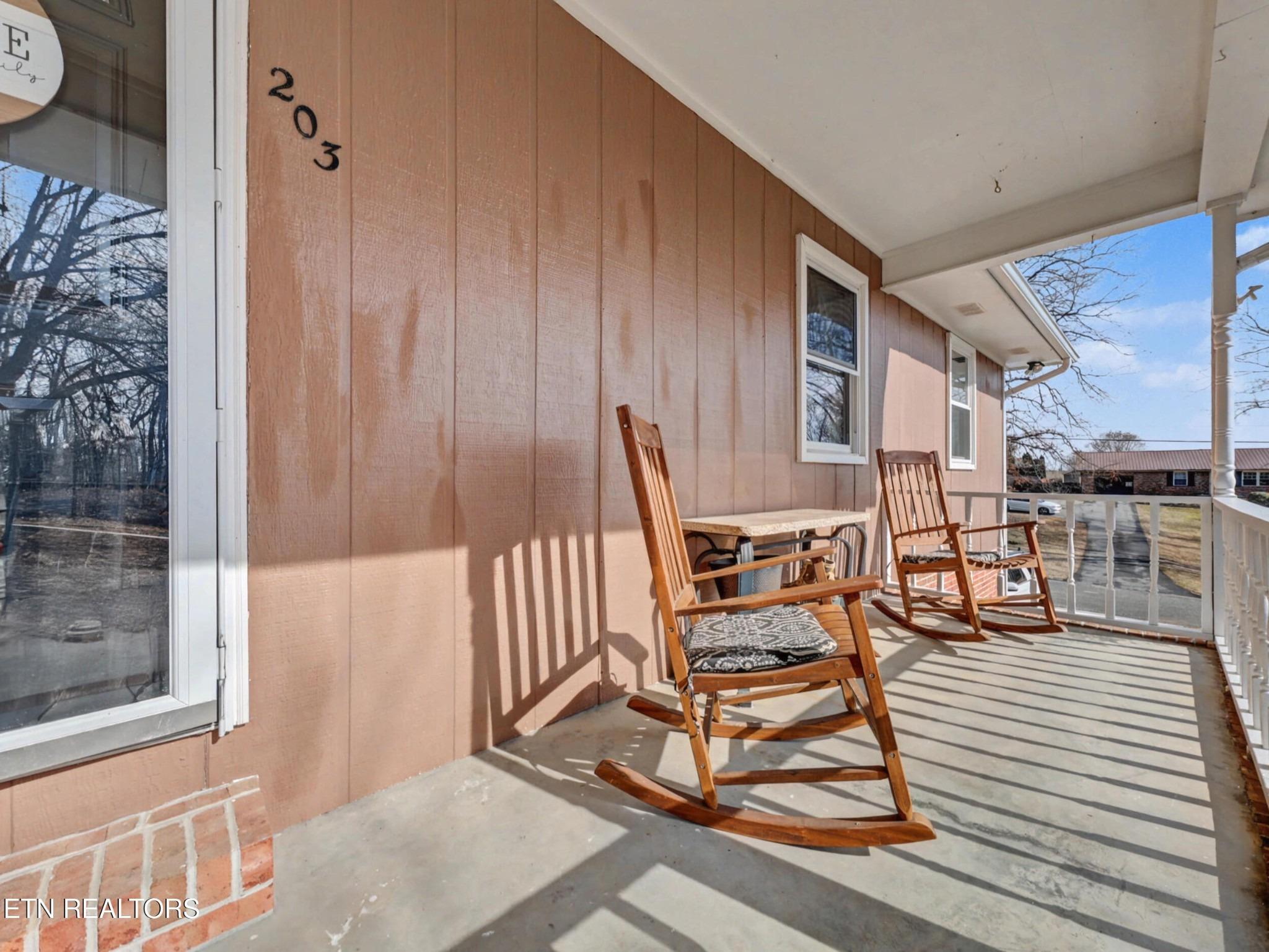 Indian Hills Cir, Clinton, TN 37716