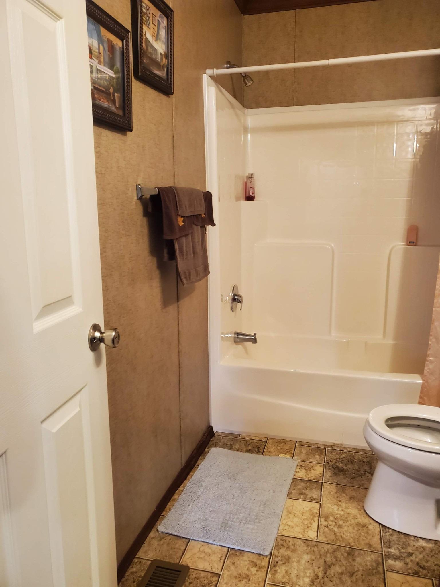 W Martin Rd, Collinwood, TN 38450