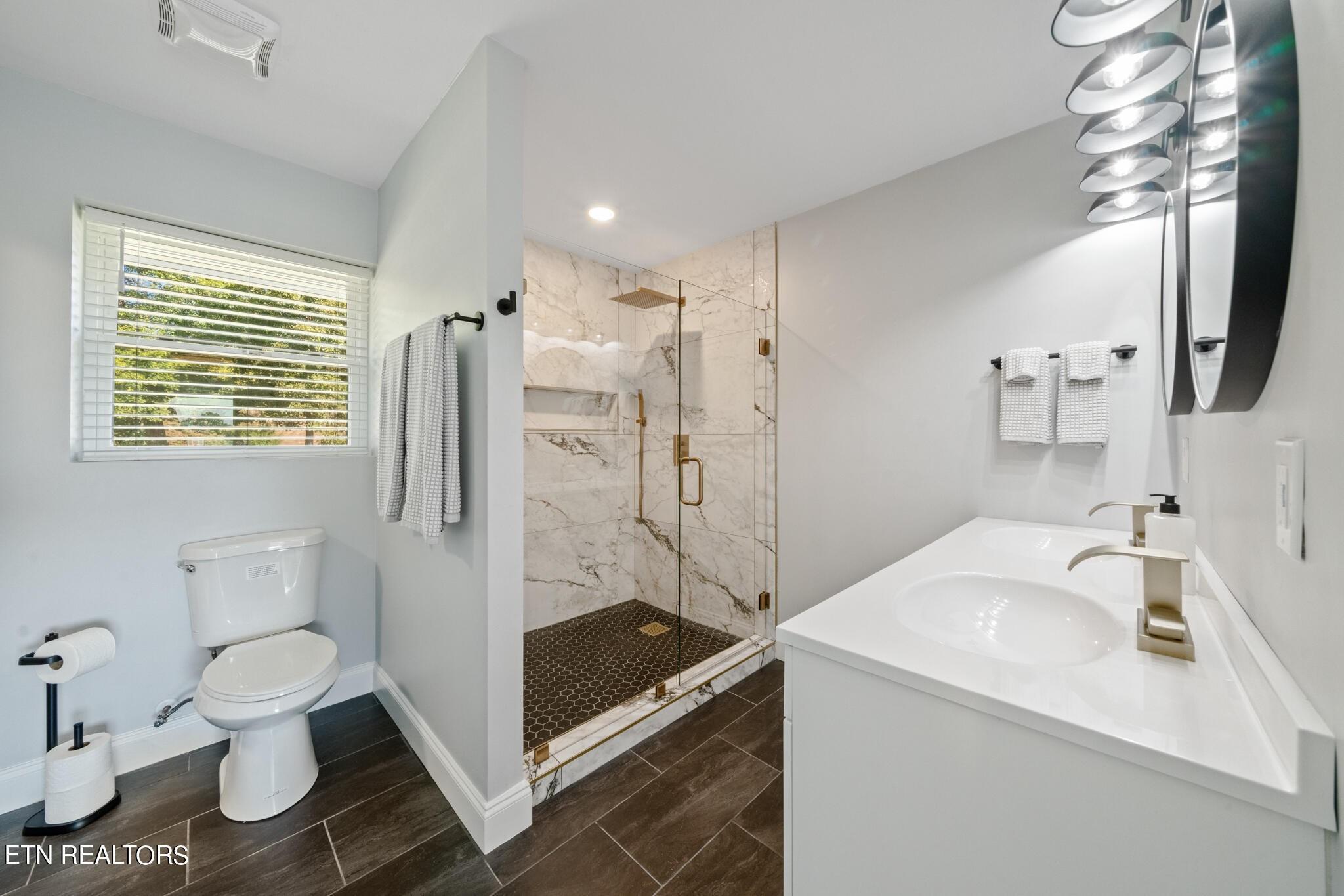 Park Ln, Sevierville, TN 37876