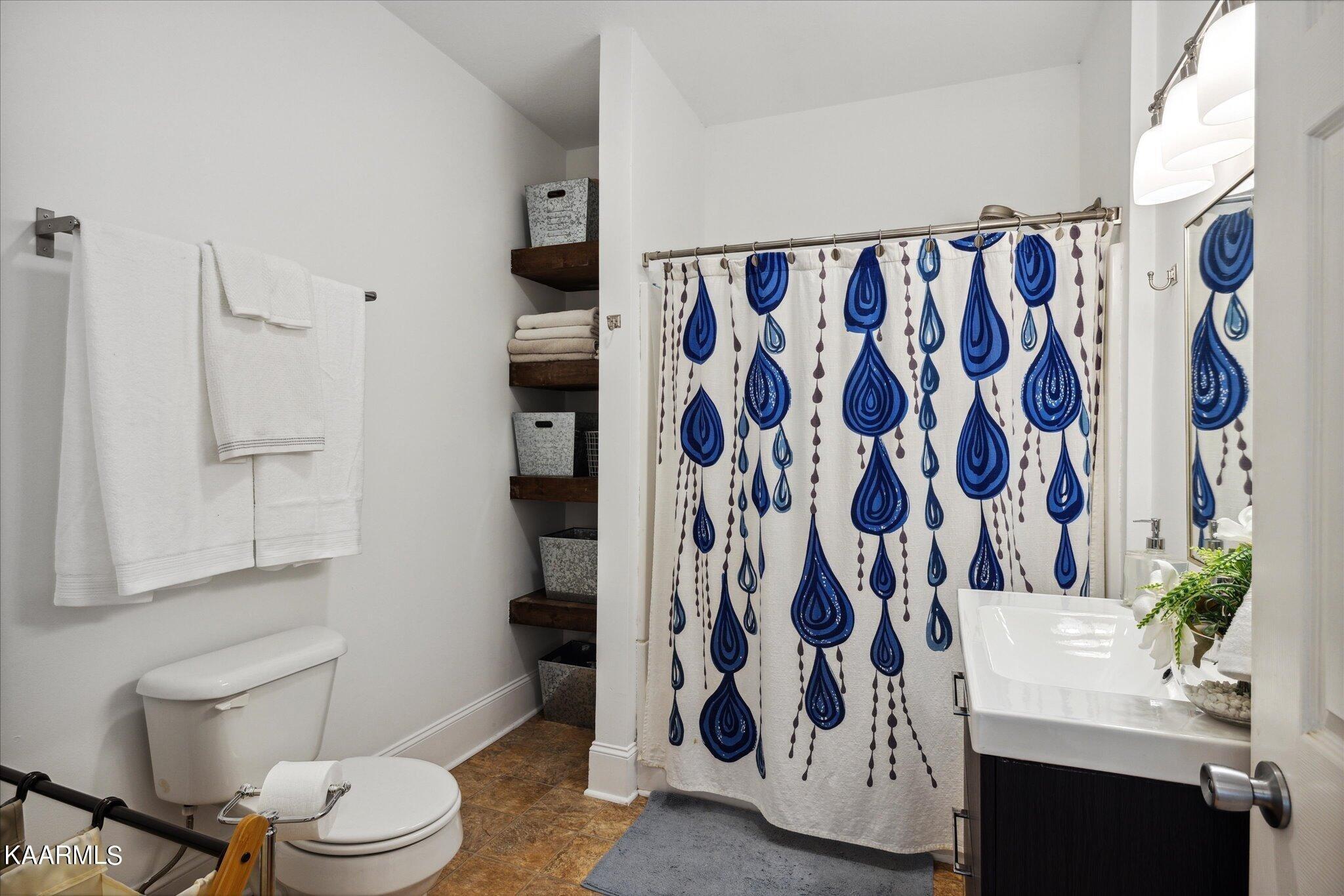 Barton St, Knoxville, TN 37917