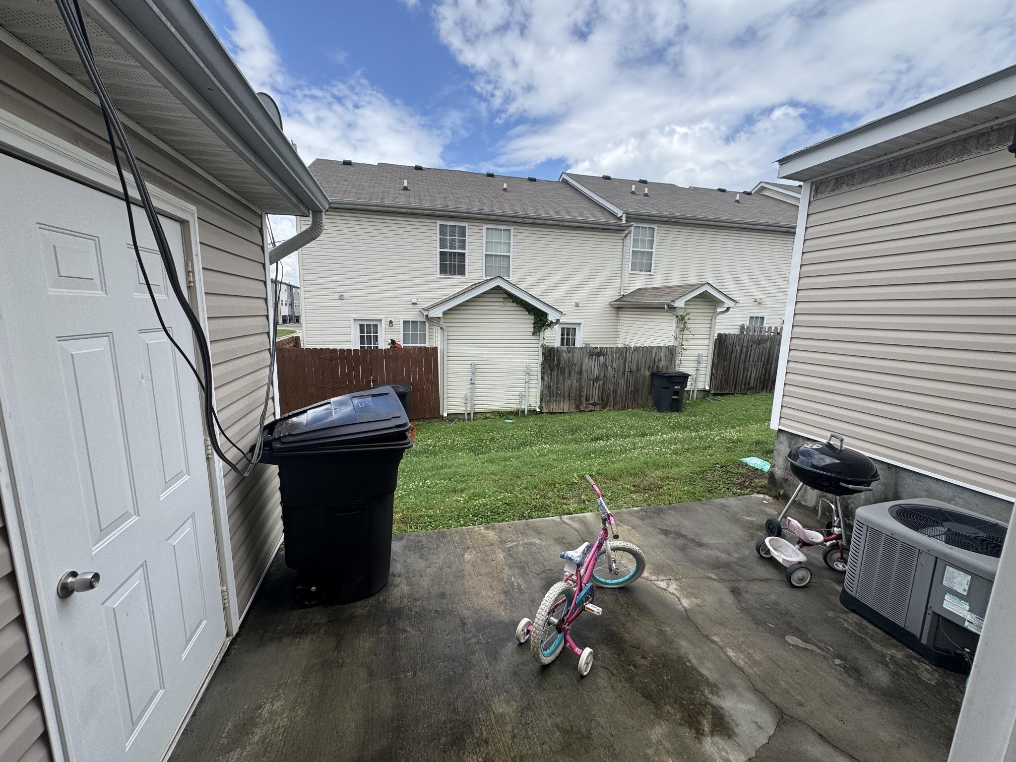 Cody Dr, La Vergne, TN 37086