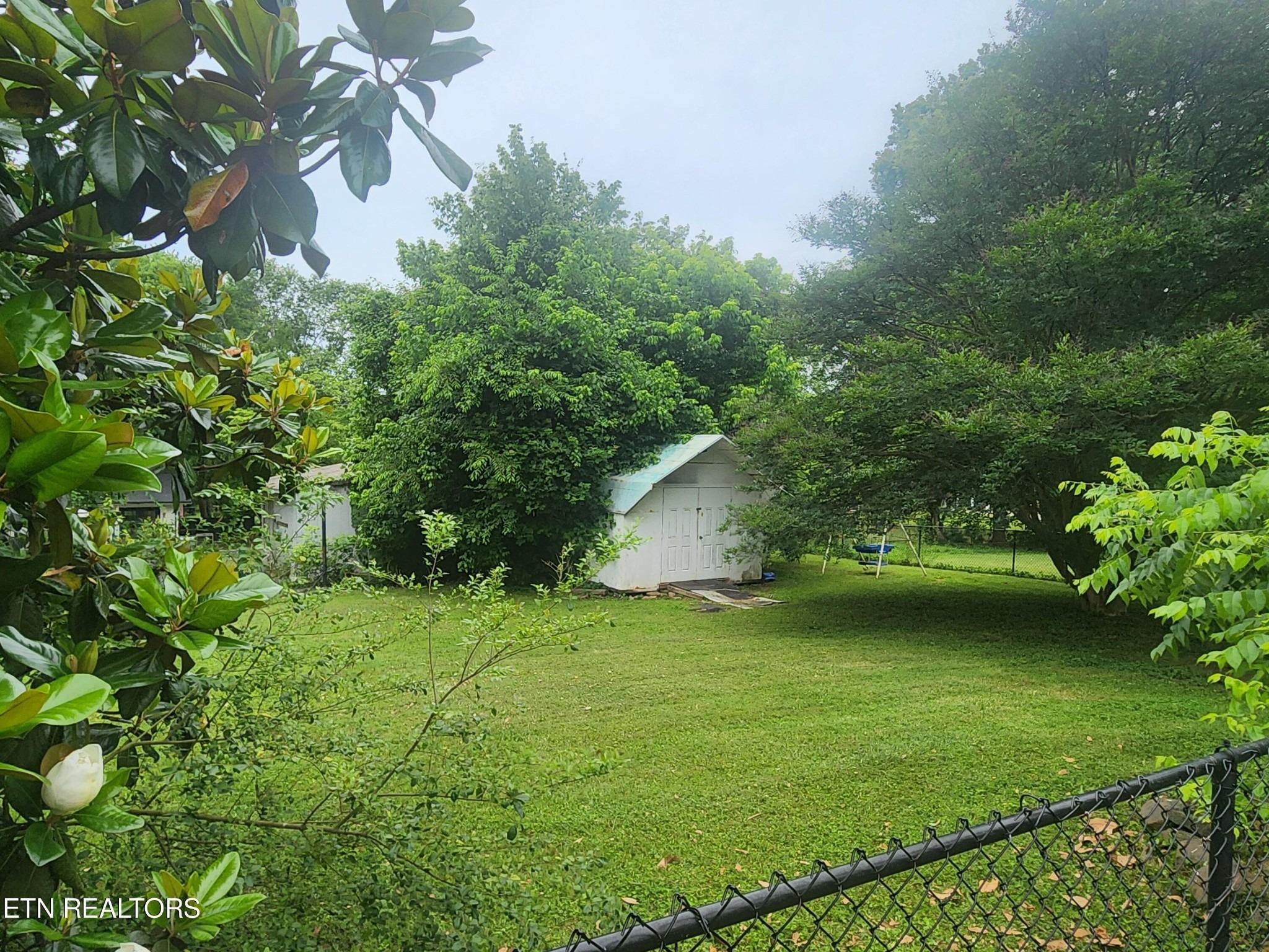Charlotte St, Athens, TN 37303