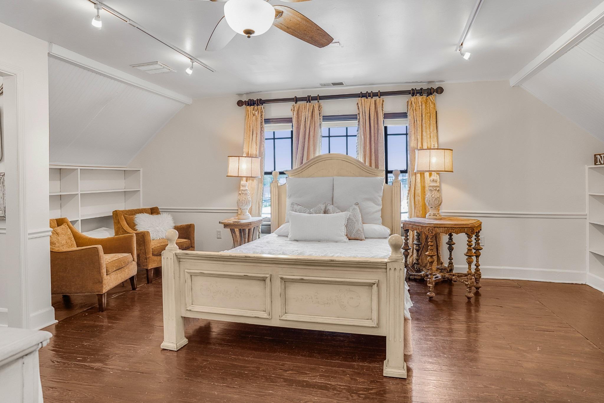 Inverness Ave, Nashville, TN 37204