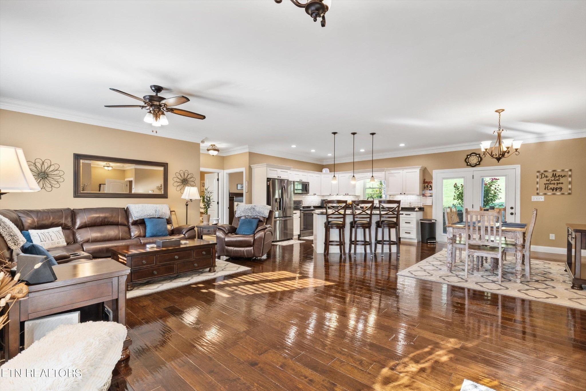 Owens Dr, Rocky Top, TN 37769
