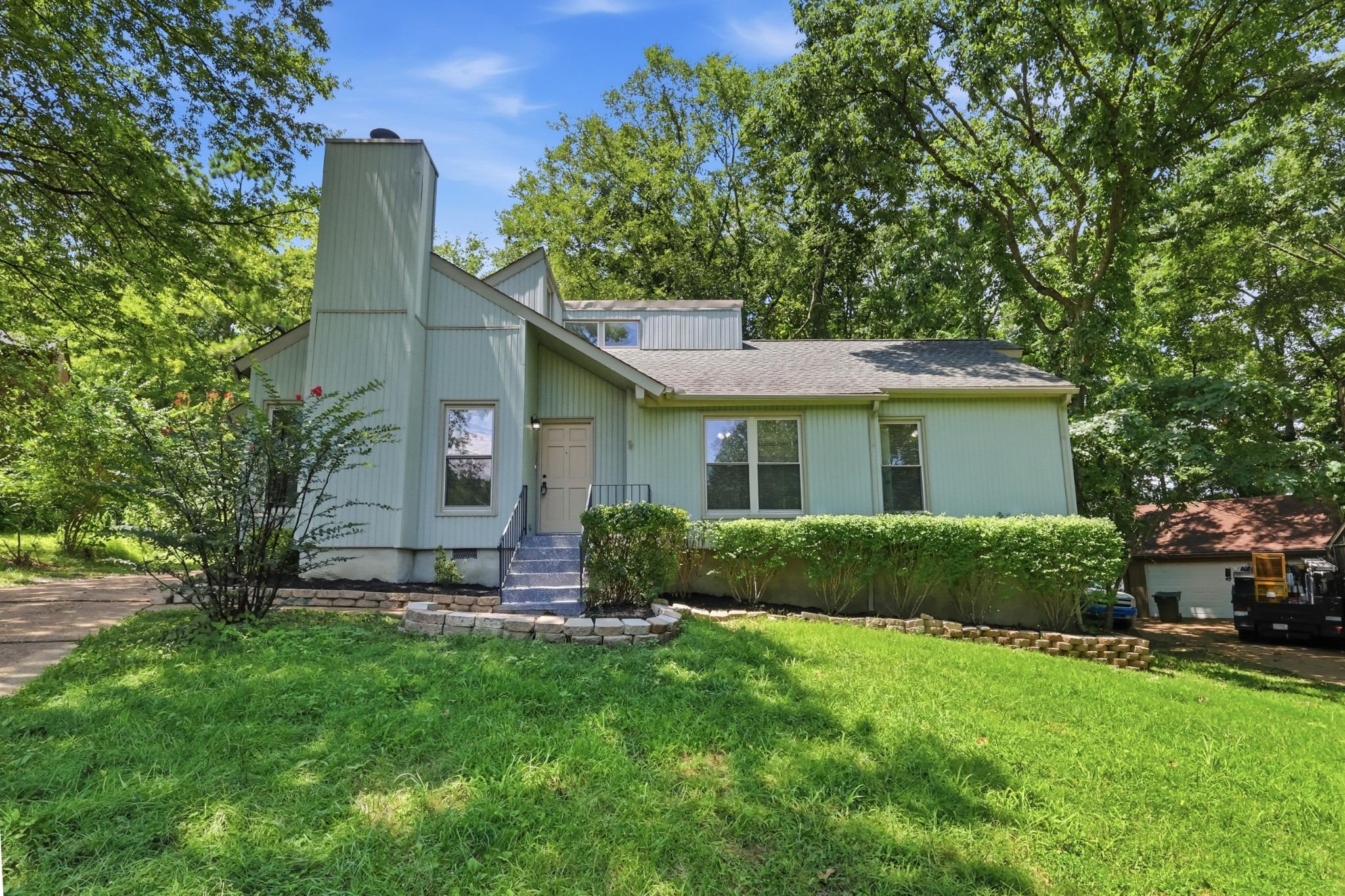 New Castle Ln, Hermitage, TN 37076