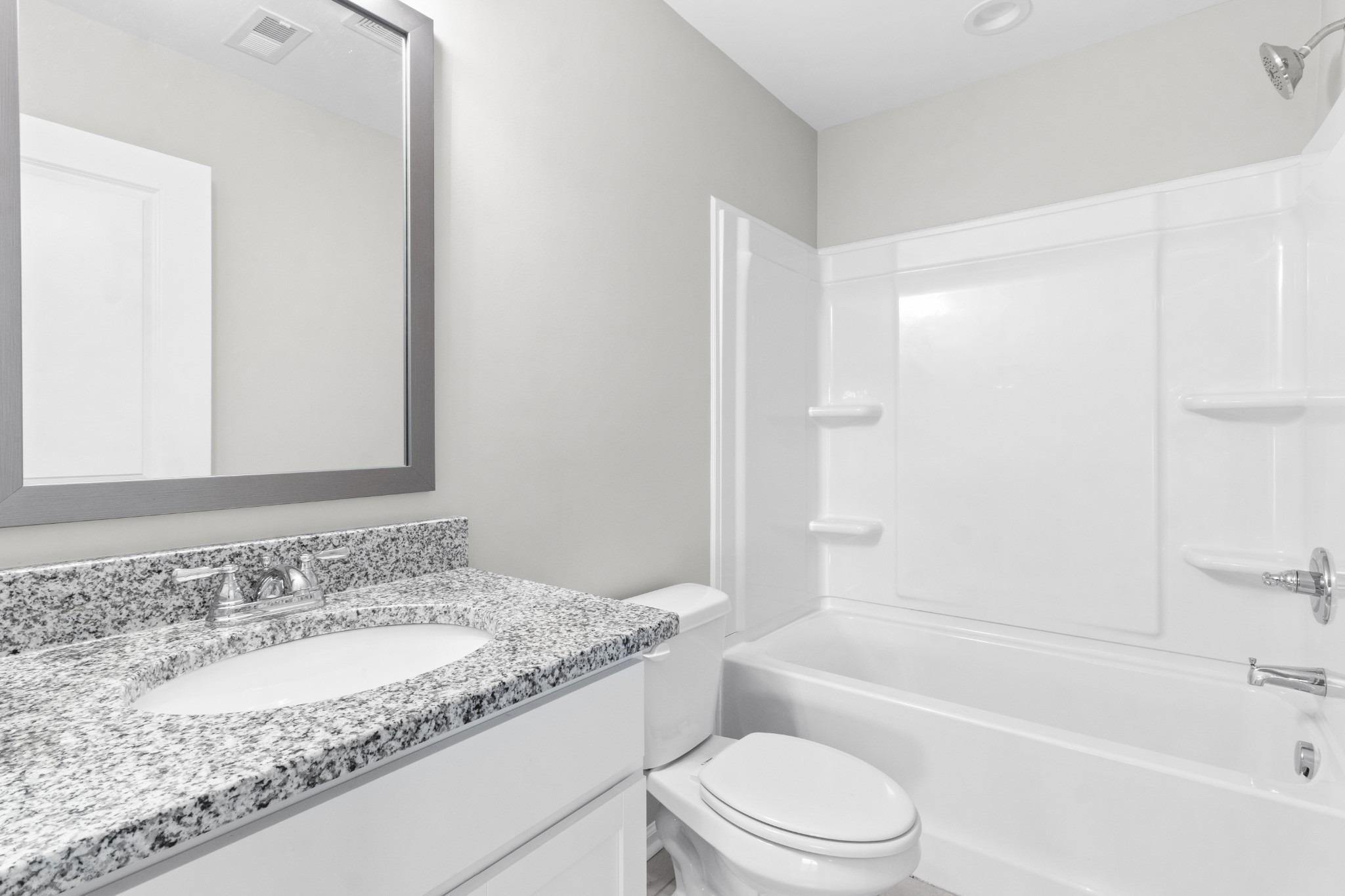 Kingbird Dr, Clarksville, TN 37040
