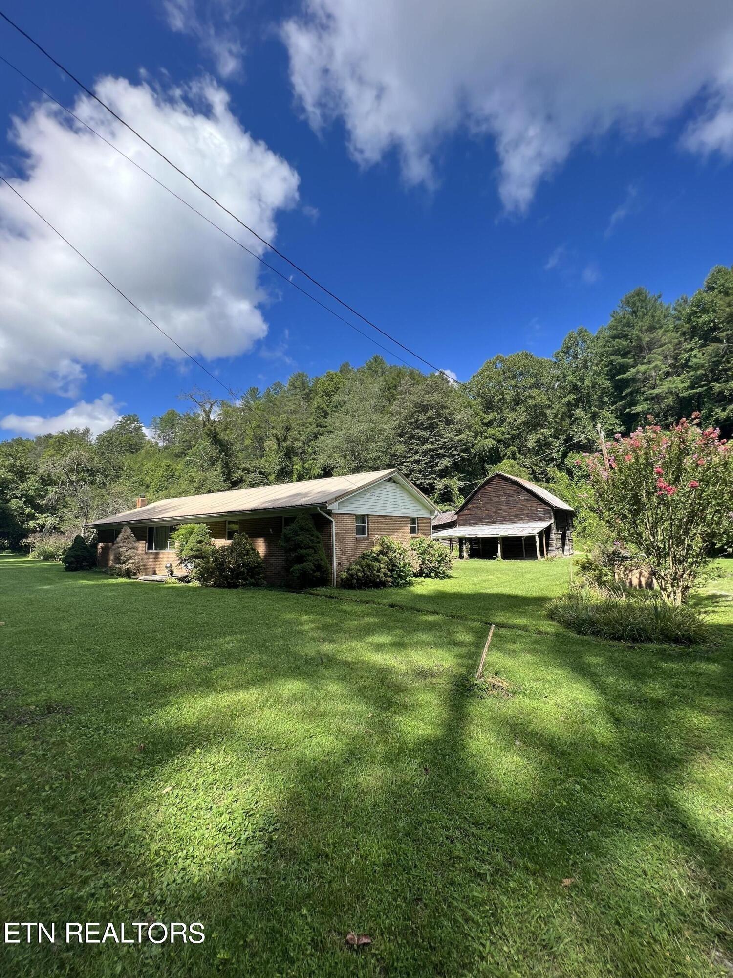 Johns Creek Rd, Del Rio, TN 37727