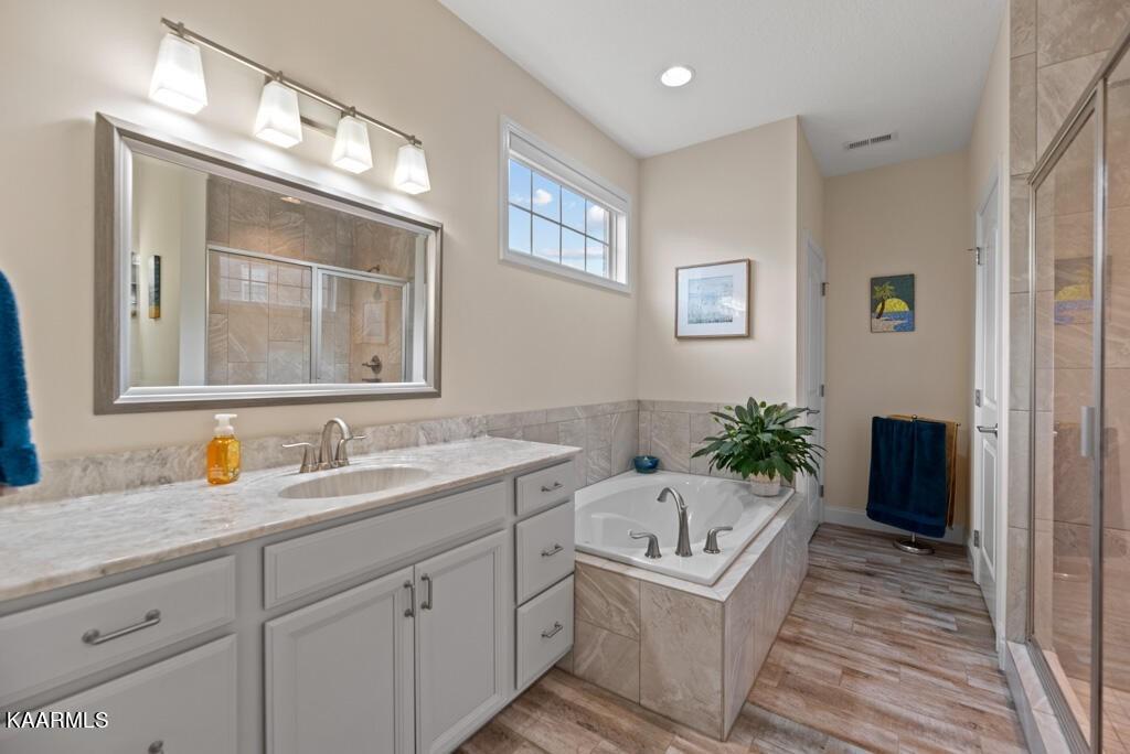Hickory Crest Ln, Knoxville, TN 37932