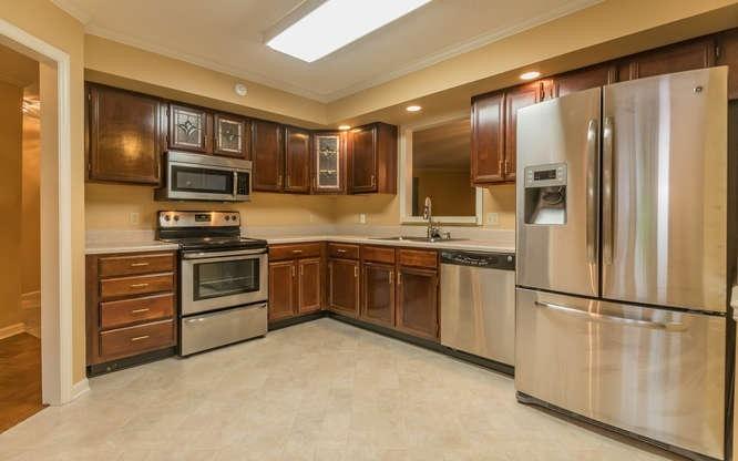 Woodlawn Pike, Knoxville, TN 37920