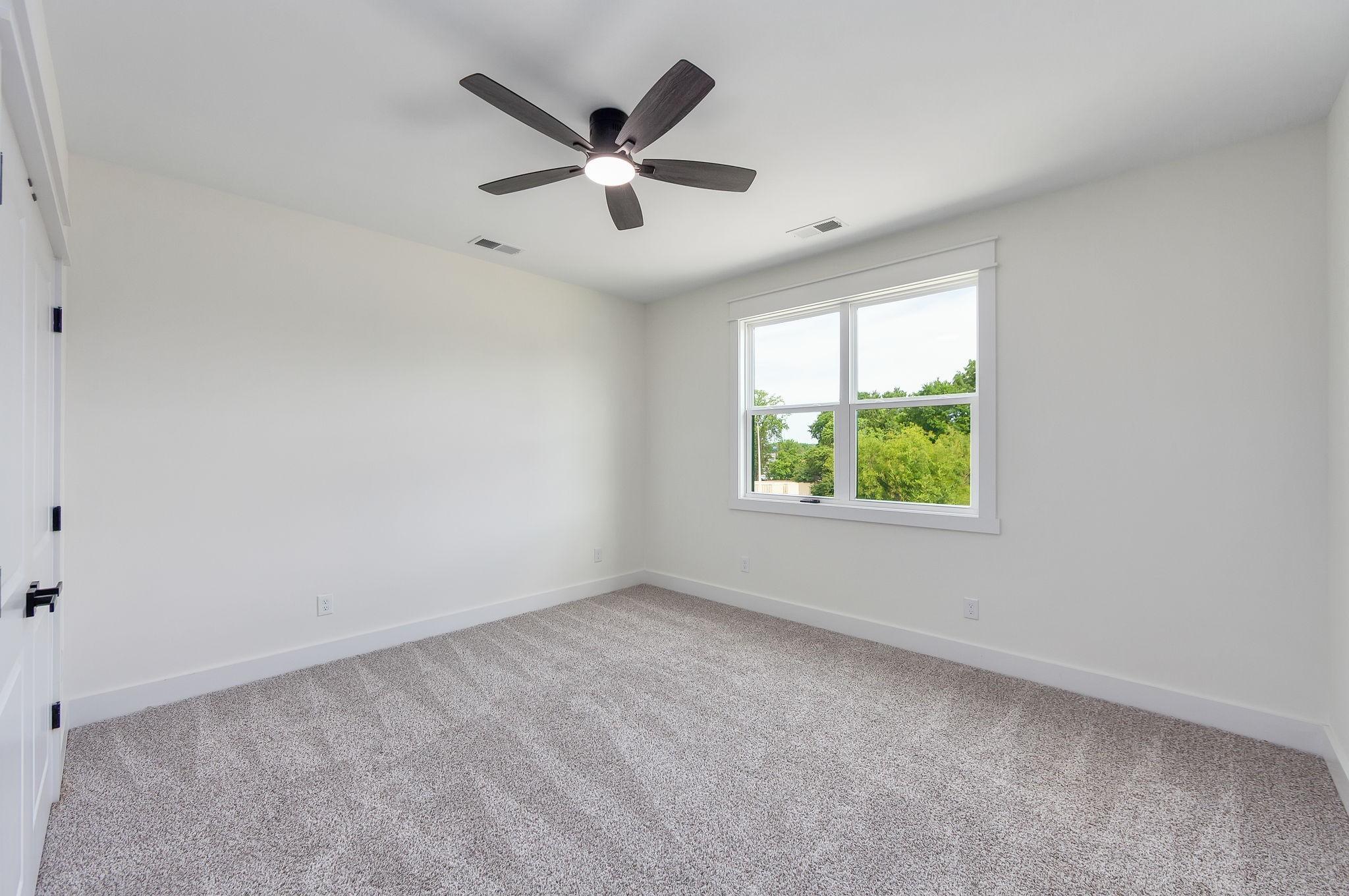 Max Lane Dr, Jackson, TN 38305