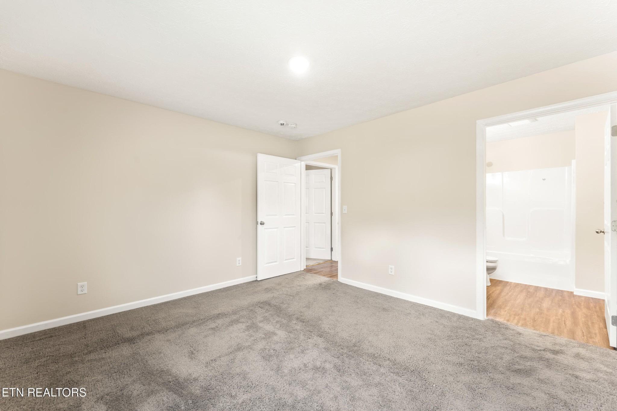 Sapling Ln, Knoxville, TN 37924