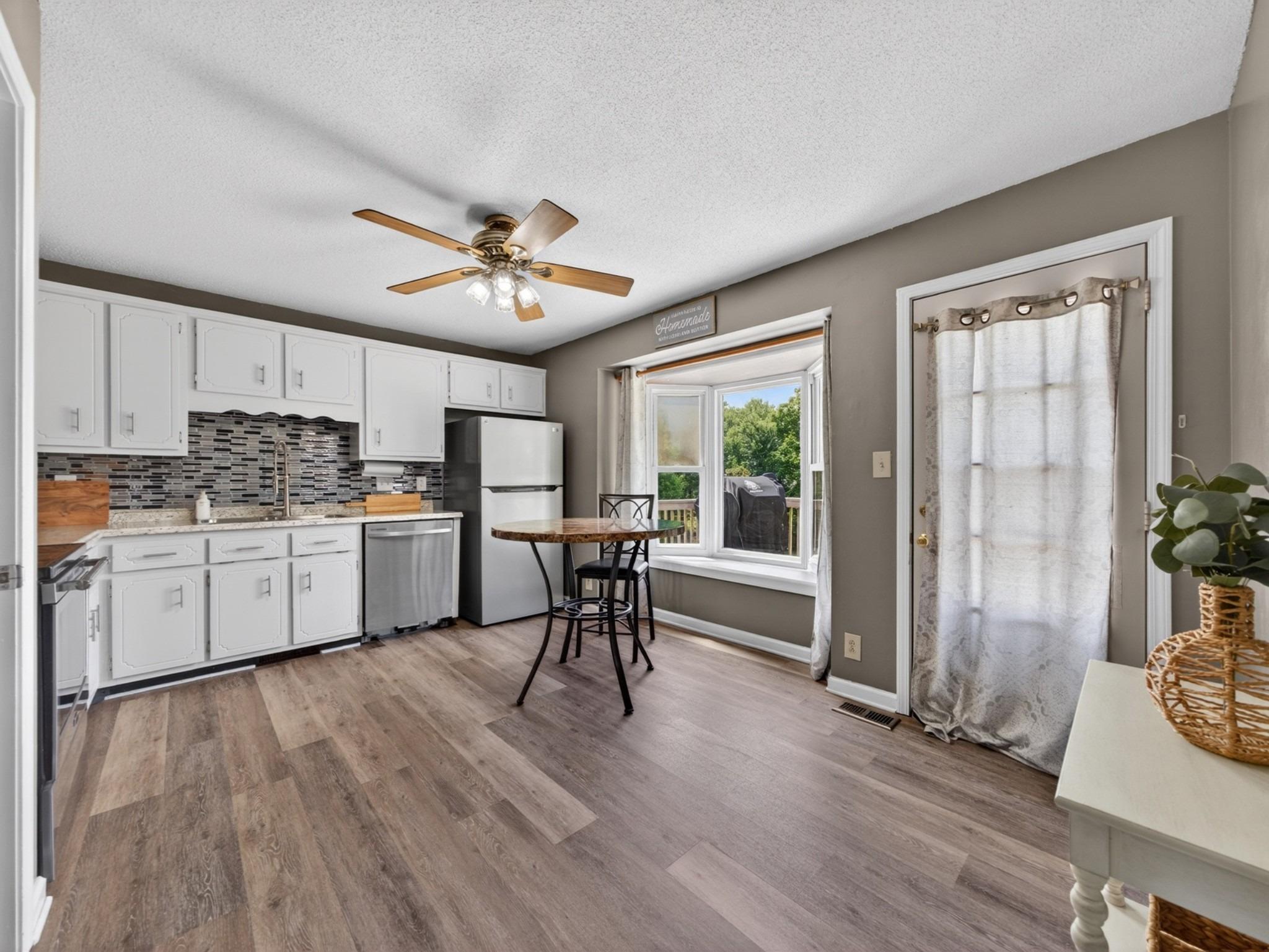 Claymont Dr, Clarksville, TN 37040
