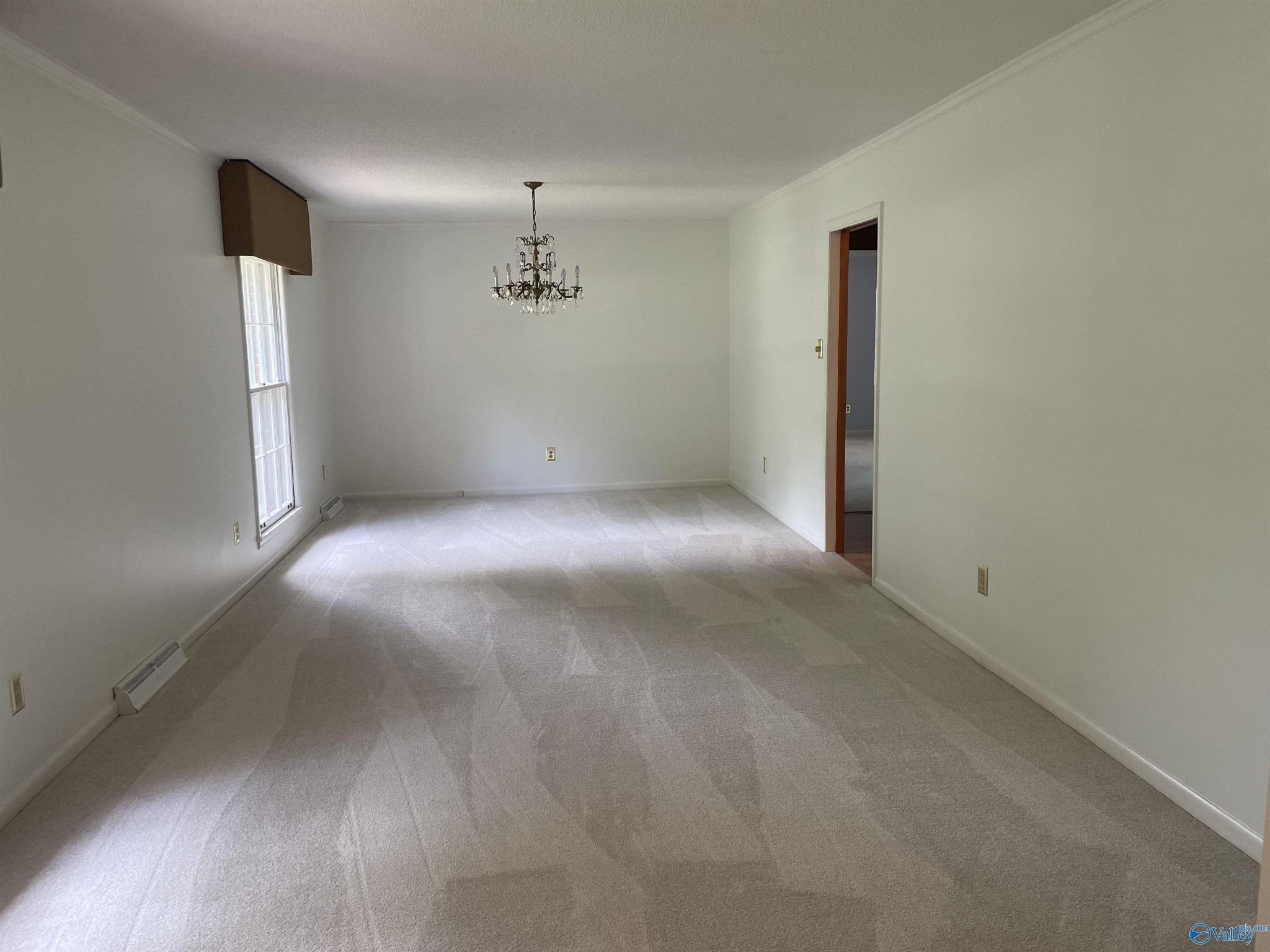 Louis Dr Se, Huntsville, AL 35802