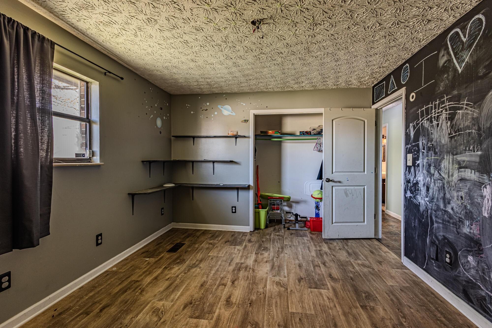 Bryson St, Athens, TN 37303
