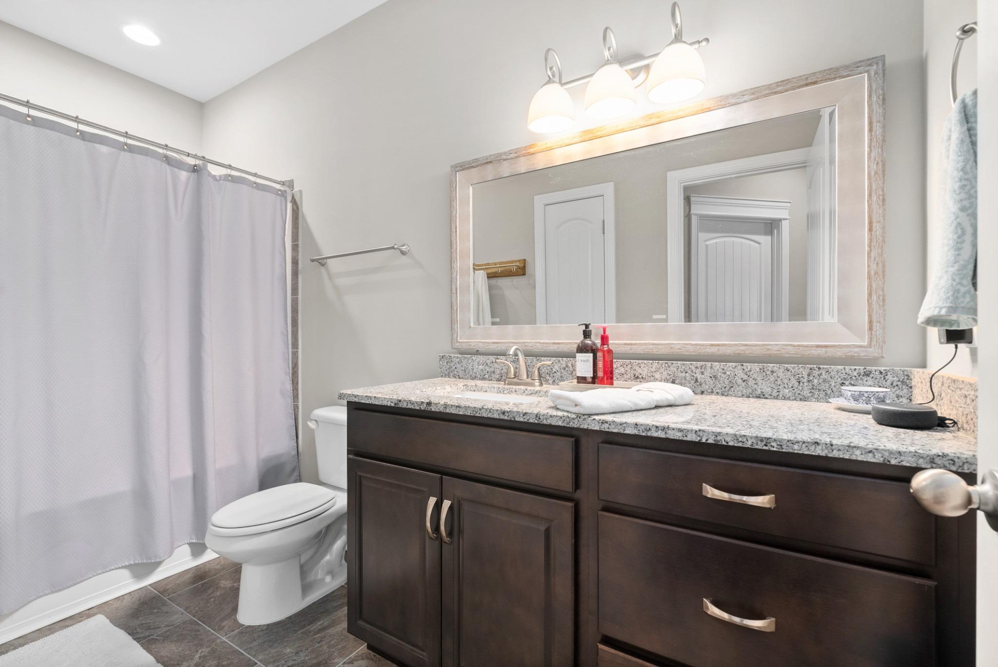 Reda Dr, Clarksville, TN 37042