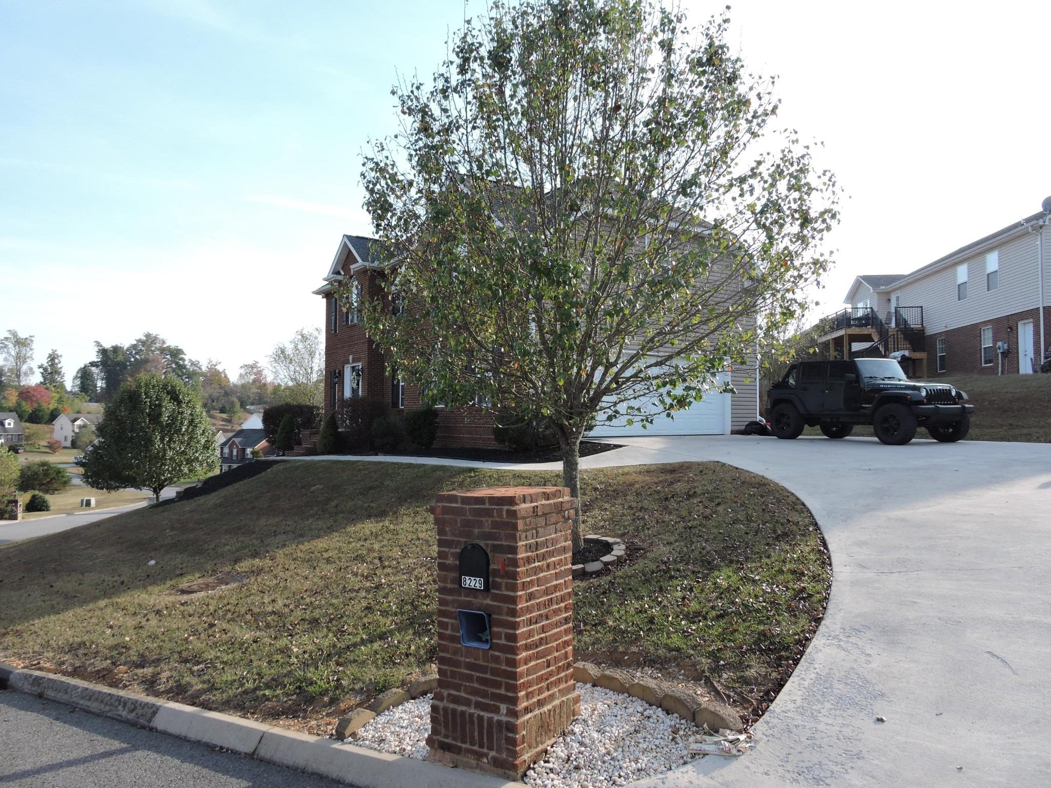 Woodpath Ln, Powell, TN 37849