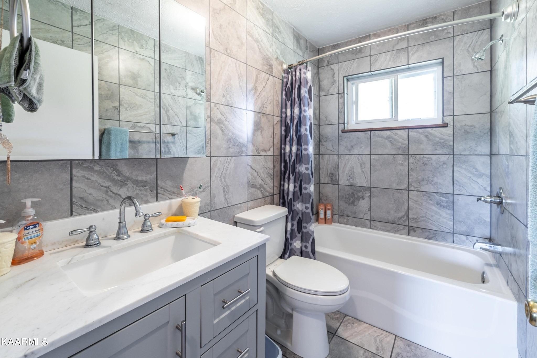 Lennox Dr, Jefferson City, TN 37760