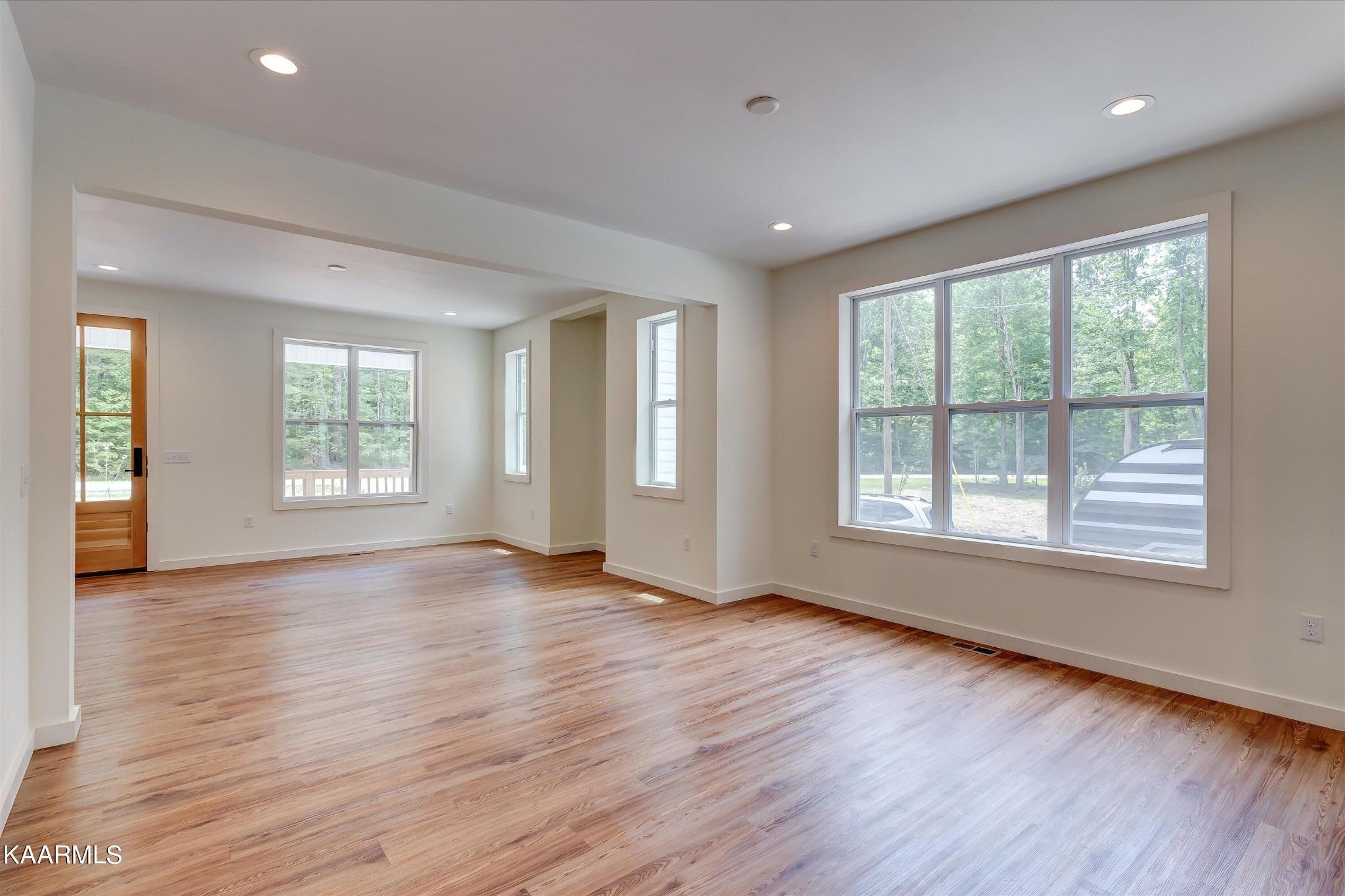 W Laurel Way, Monterey, TN 38574