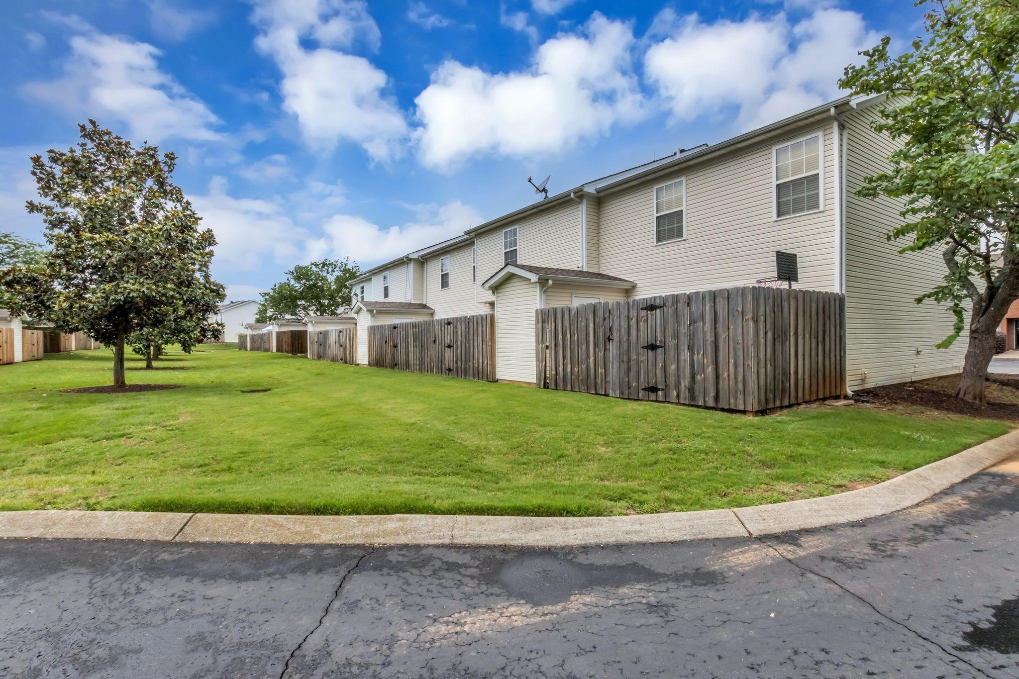Arapaho Dr, Murfreesboro, TN 37128