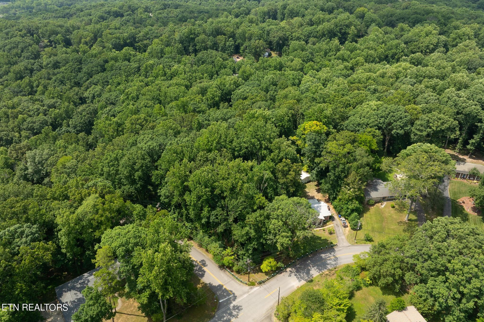 W Outer Dr, Oak Ridge, TN 37830
