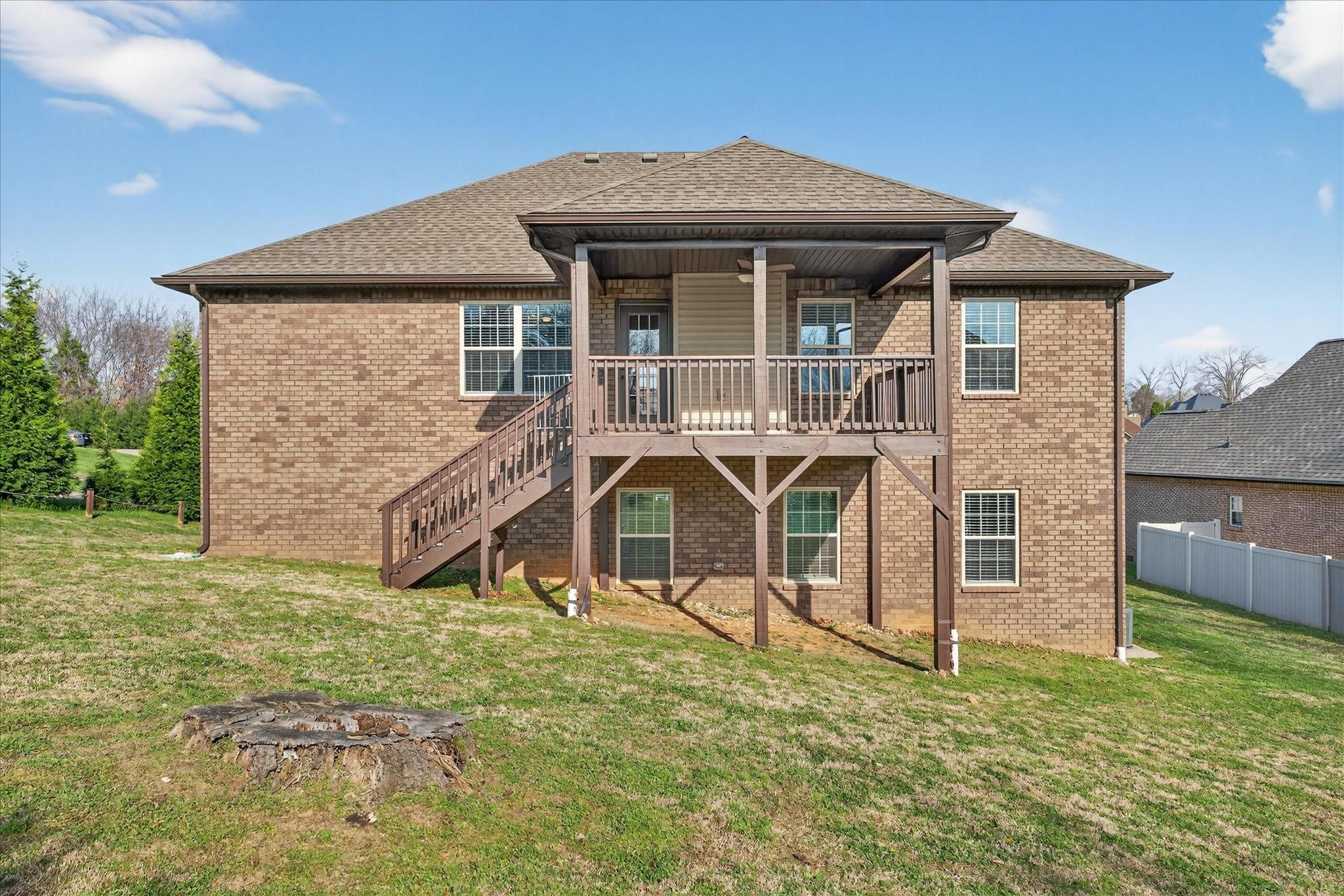 Roanoke Station Cir, Clarksville, TN 37043
