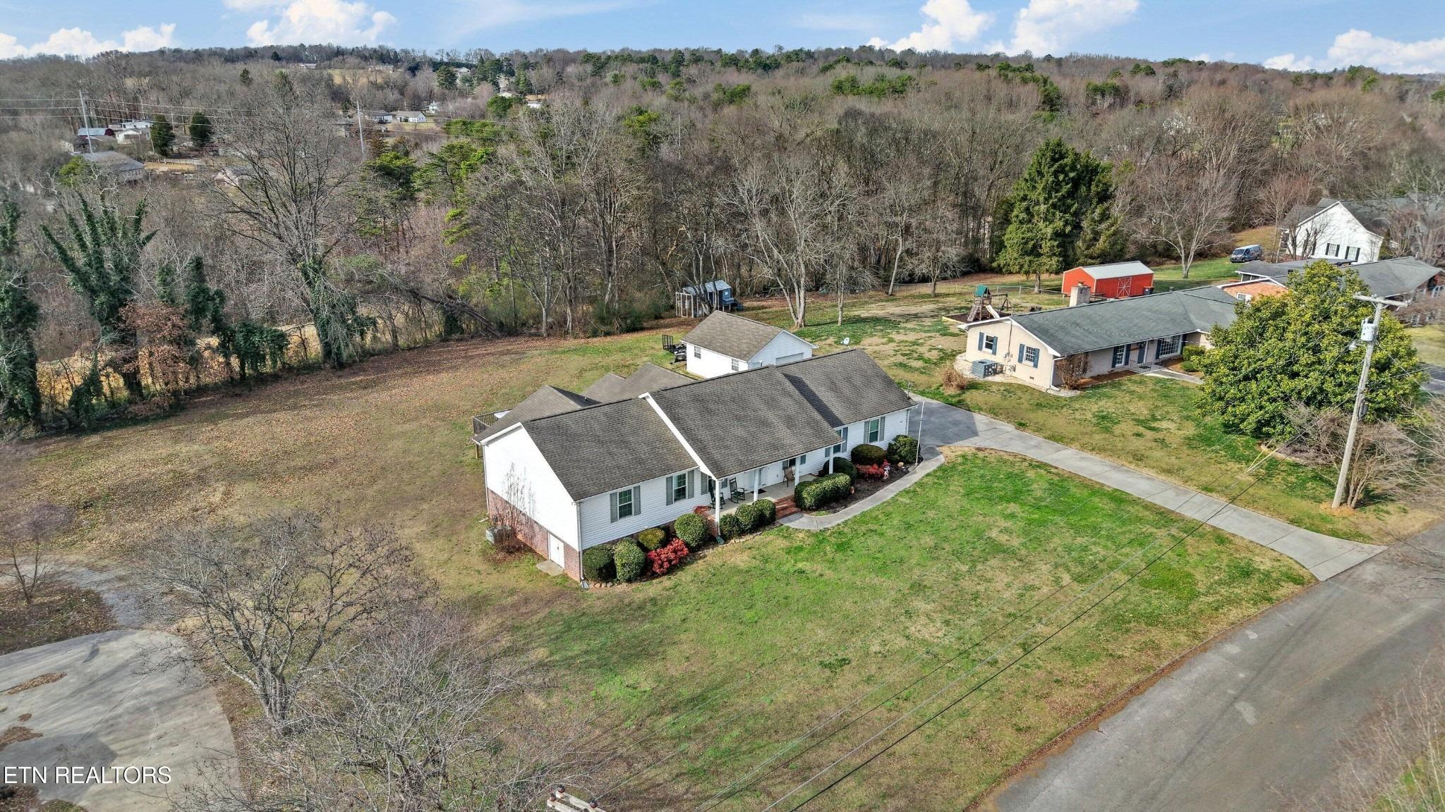 Calloway Cir, Lenoir City, TN 37772