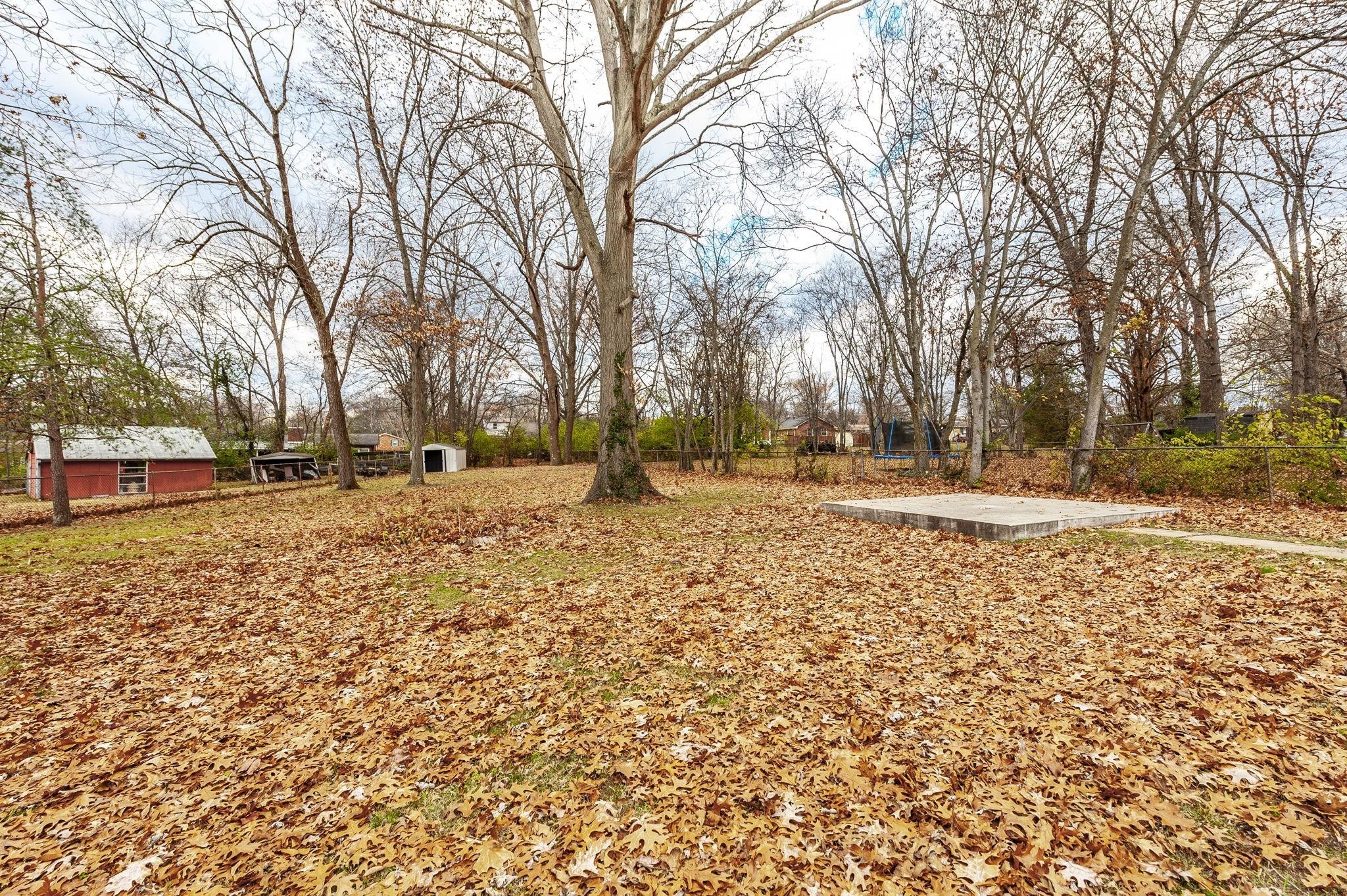 Anchor Dr, Hendersonville, TN 37075