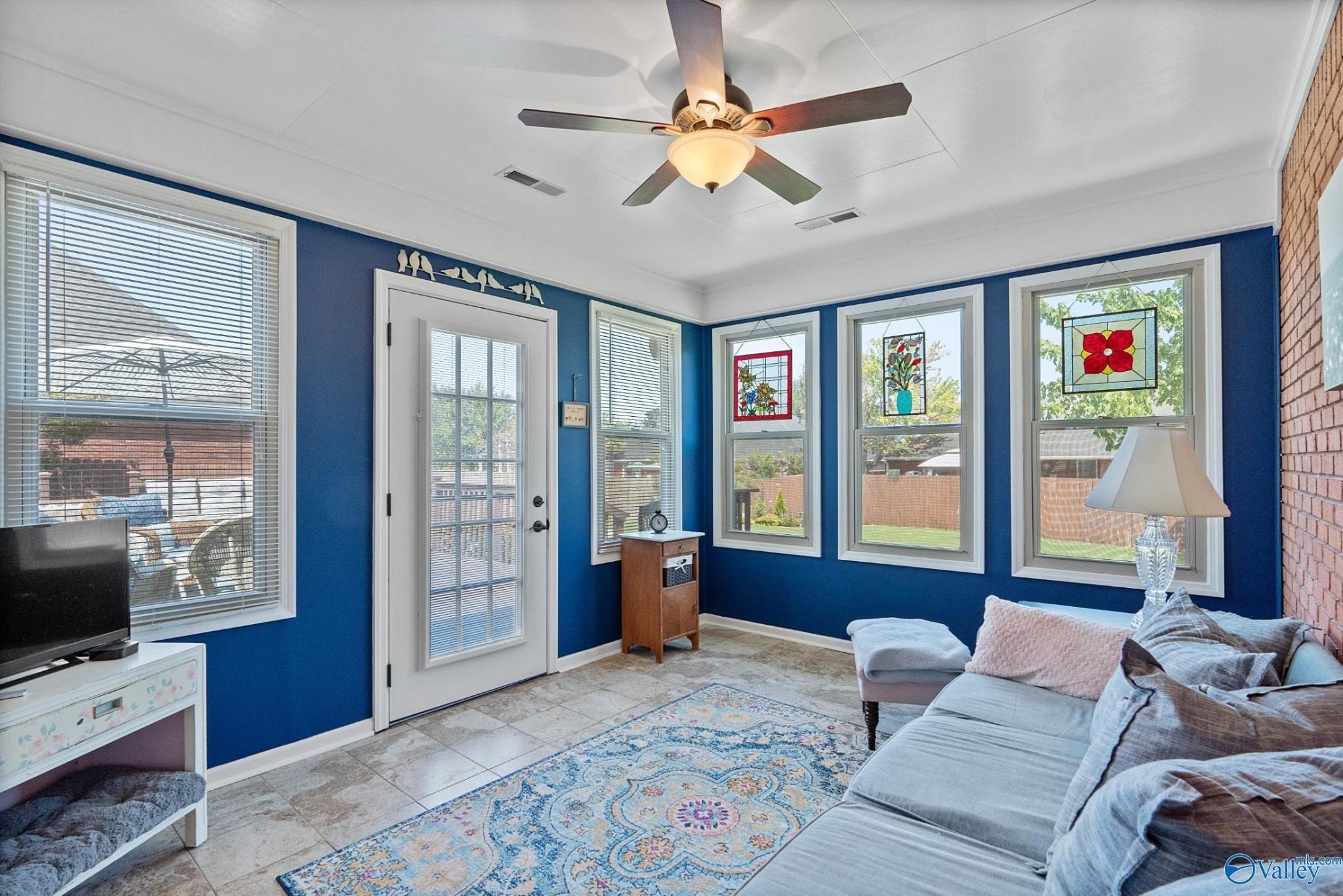 London Pl Sw, Decatur, AL 35603