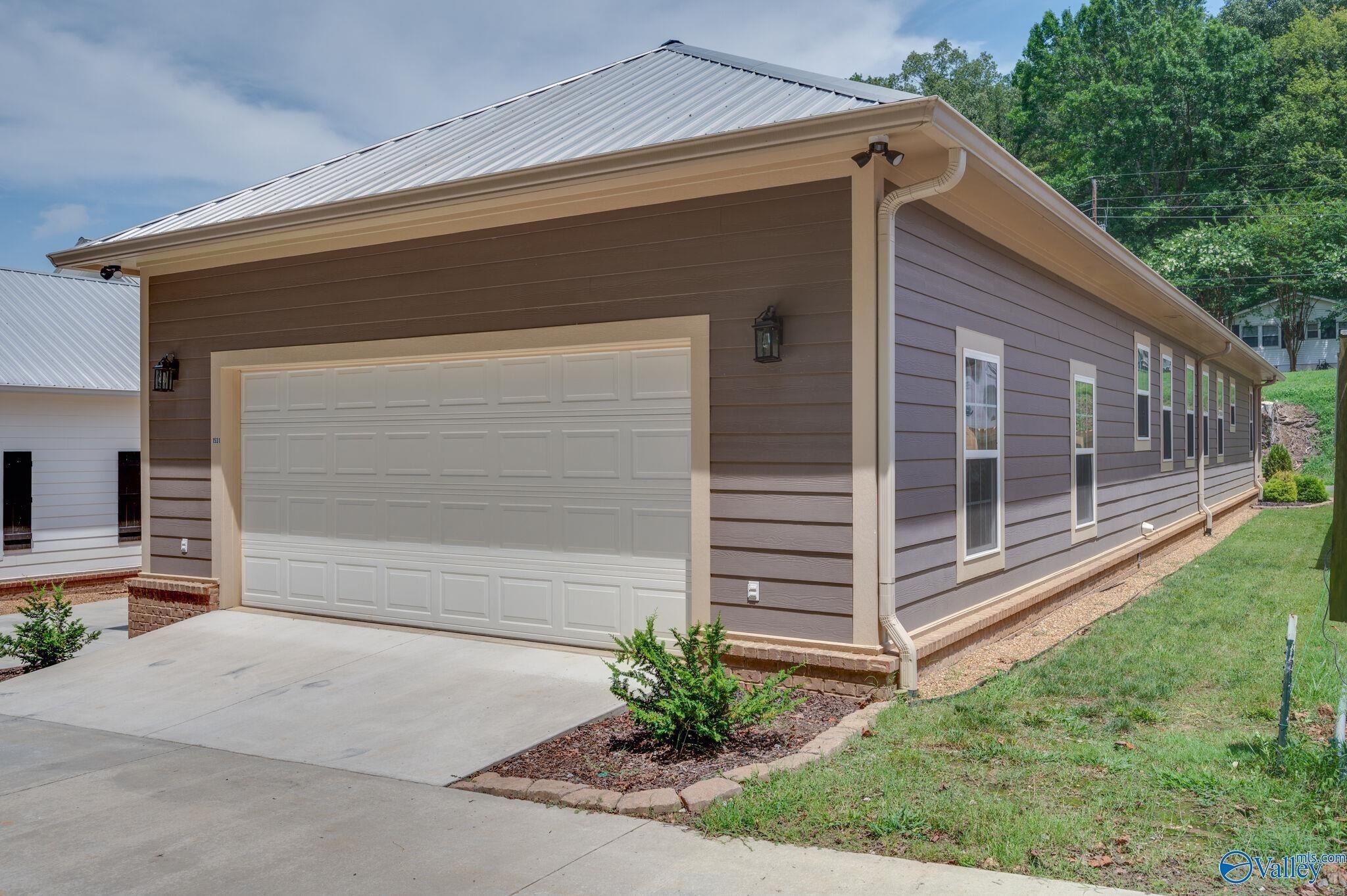 Patterson St, Guntersville, AL 35976