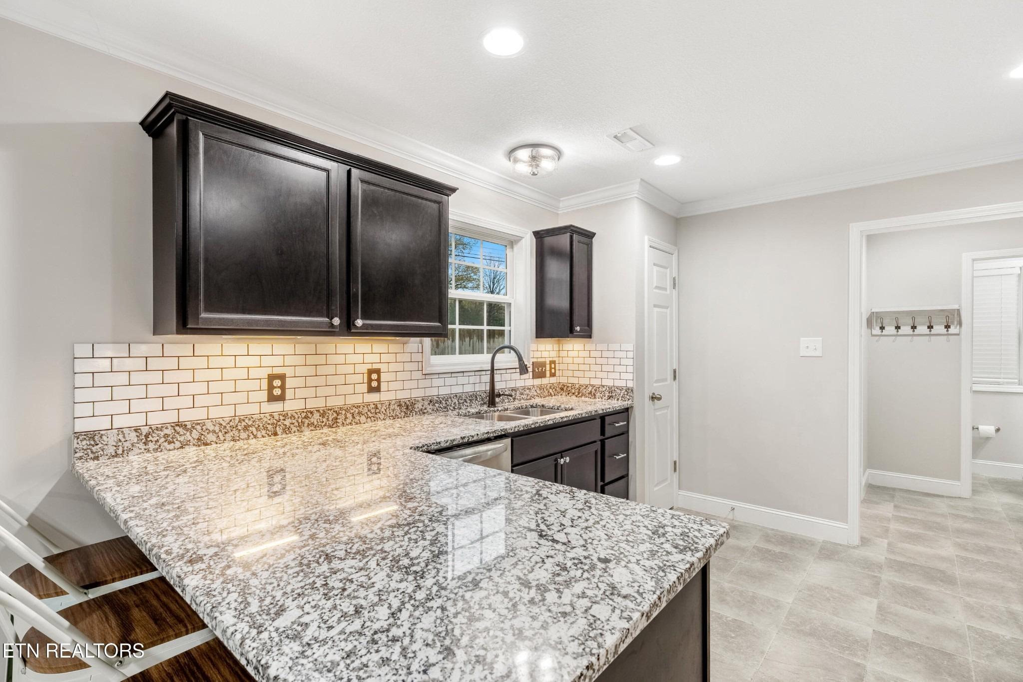 Stoneyhurst Ln, Knoxville, TN 37918