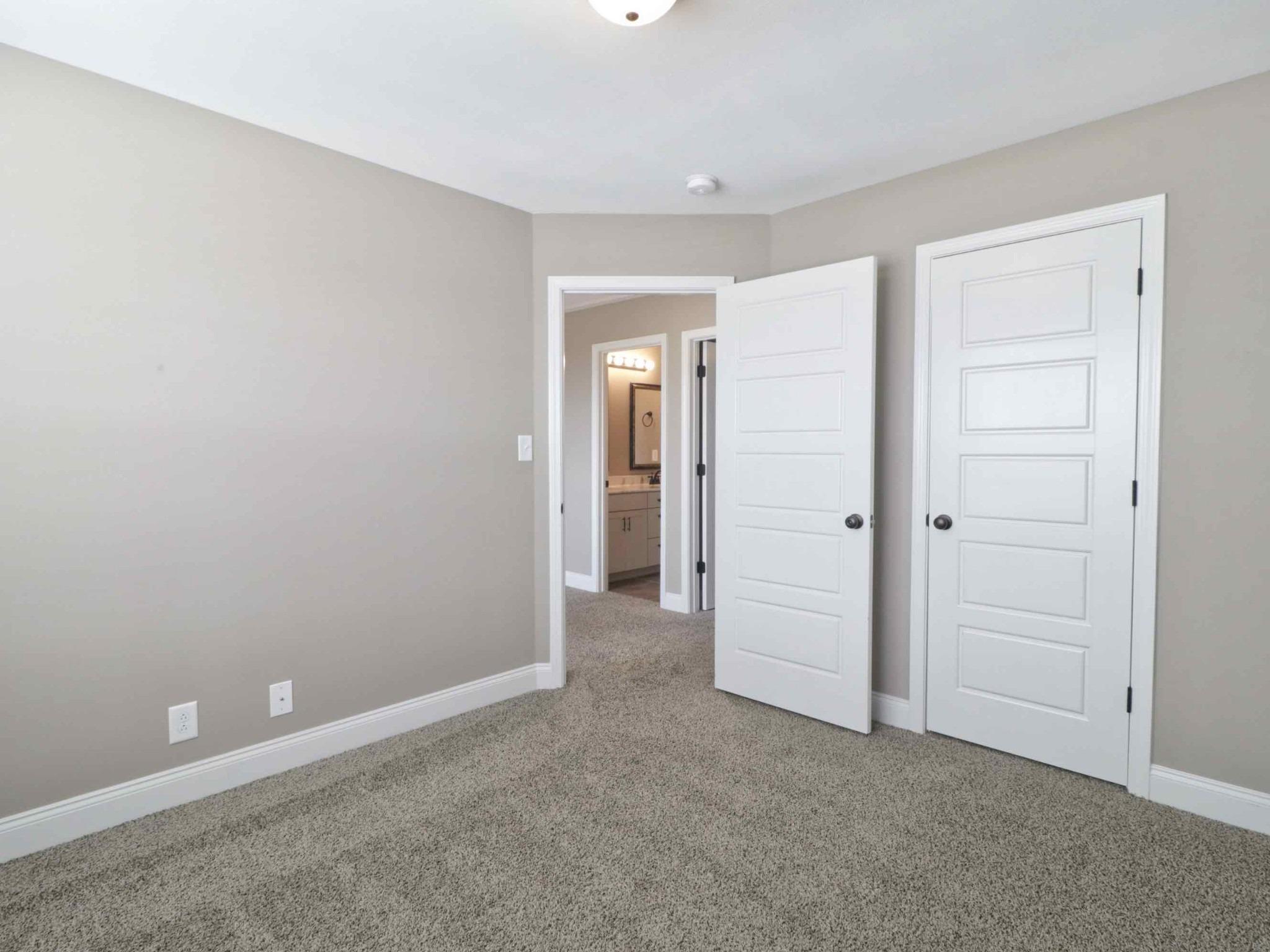 Crestone Ln, Clarksville, TN 37042